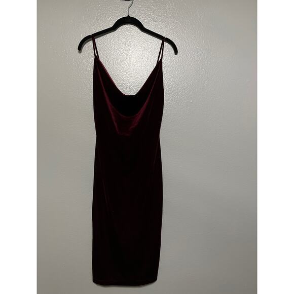 Lulu's Burgundy Velvet Midi Dress - Picture 5 of 13